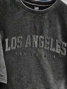 Women's T-Shirt With A Vintage-Style Washed Print Design. - Negro 4 - View 12