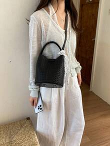女款水桶手提包，時尚百搭優雅素色條紋黑色包款附圍巾，適合購物與通勤，含小收納袋 - 黑色 - 查看 7