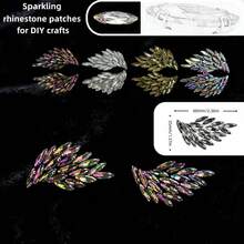 一對翼形水晶鑲嵌水鑽貼花，尺寸 65*4 mm – 彩虹色水晶貼片，可熨燙或縫製 – 用於婚紗、晚禮服、衣物和包包的 DIY 裝飾 - 翅膀 - 查看 3