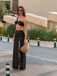 Conjunto de Traje de Baño Elegante y Sexy de 3 Piezas para Mujer con Lunares Negros & Blancos, Un Hombro, Fruncido y Torsión, Adecuado para Vacaciones en la Playa en Primavera/Verano - Negro - Ver 1