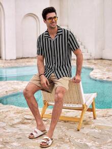 Mercer Haus Chemises de vacances à col cubain pour hommes, style classique "Old Money" en tricot crocheté à rayures, manches courtes oversize unisexe noir et blanc, hauts de vacances pour la plage, les festivals de musique, les sorties en amoureux, style grand-père côtier Y2K - Noir et Blanc - Voir 9