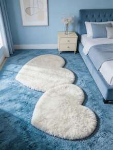 1pc White Fluffy Heart-Shaped Rug, Cute Fuzzy Floor Mat, Decorative Carpet, Bedroom Decor, Small Rug, Carpet, Home Decor, Outdoor Rug, Washable Carpet, Graduation Season Gift - White - View 3