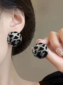 1 Pair Vintage Leopard Print Stud Earrings For Women, Suitable For Autumn/Winter Daily Commute Wear - Black and Silver - View 3