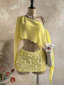 Nuevo top suelto con hombro asimétrico y transparente con lentejuelas doradas y falda mini fruncida de cintura baja asimétrica, estilo bohemio, boho, para vacaciones, vintage, fiestas, - Amarillo 2 - Ver 1