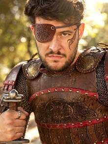 Pezza per occhio in stile vichingo nordico Odin in finta pelle fatta a mano per LARP e cosplay, pezza per occhio pirata rinascimentale medievale | Regolabile, adatta per costumi di cosplay di Ognissanti e feste a tema - A - Visualizzare 2