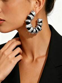 1 Pair Women's European & American Luxury Style Black & Gold Contrast Spiral C-Shaped Earrings, Metal & Resin Bead Spliced Hoop Earrings, Versatile For Commute, Party, And Daily Wear, High-End Feel - Silver+Black - View 4