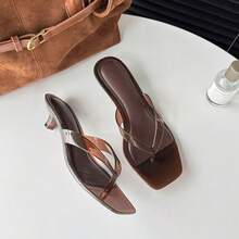 Square Toe Flip Flops OEM Custom Summer Fashion Cat Heel Crystal Cool Slippers Low Heel Clip Toe Jelly Shoes - màu nâu - Xem 6