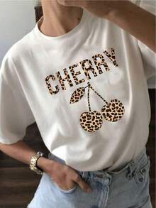 Floral Print With Hearts, Cherries, And Letters. Simple, Casual Knit Fabric With A Sporty Style, Ideal For Everyday Wear And A Valentine's Day Date. 1 Pc, 180g Pure Heavy, 95% Polyester 5% Spandex - 白色 - 查看 1