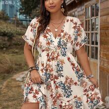 yonghongmaoyi1  LUNE Vestido casual de vacaciones con cuello en V y estampado floral para tallas grandes - Albaricoque - Ver 5