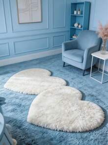 1pc White Fluffy Heart-Shaped Rug, Cute Fuzzy Floor Mat, Decorative Carpet, Bedroom Decor, Small Rug, Carpet, Home Decor, Outdoor Rug, Washable Carpet, Graduation Season Gift - White - View 4