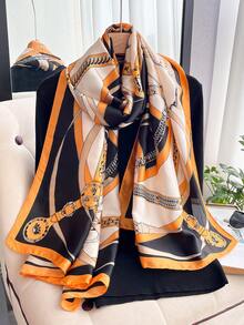 1件女款仿絲優雅腰帶鏈條圖案印花披肩，春夏時尚百搭防曬圍巾，適用於旅行與日常穿搭裝飾 - 黑色 - 查看 1