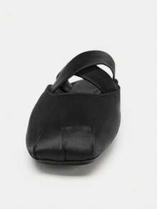 Sepatu Wanita Baru Musim Semi/Panas 2026: Sepatu Balet Tanpa Penutup Ujung Bulat dengan Tali Elastis Silang - Hitam - View 5
