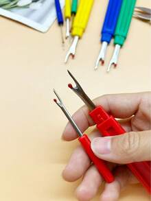 Juego de 9 piezas de descosedores y tijeras para hilo de colores, 4 descosedores grandes, 4 descosedores pequeños multicolor + 1 mini tijera morada, herramientas de costura aptas para todos los niveles de habilidad, uso doméstico, reparación, costura diaria y manualidades - Removedor de hilos - Ver 5