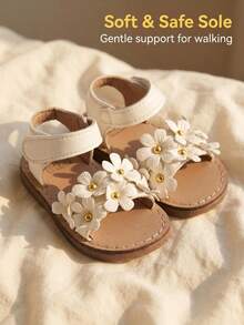 1 Pair 2026 New Girls' Sandals, Featuring Minimalist Sweet Floral Design, Suitable For Daily Outings, Play And Holiday Celebrations - Beige - View 1