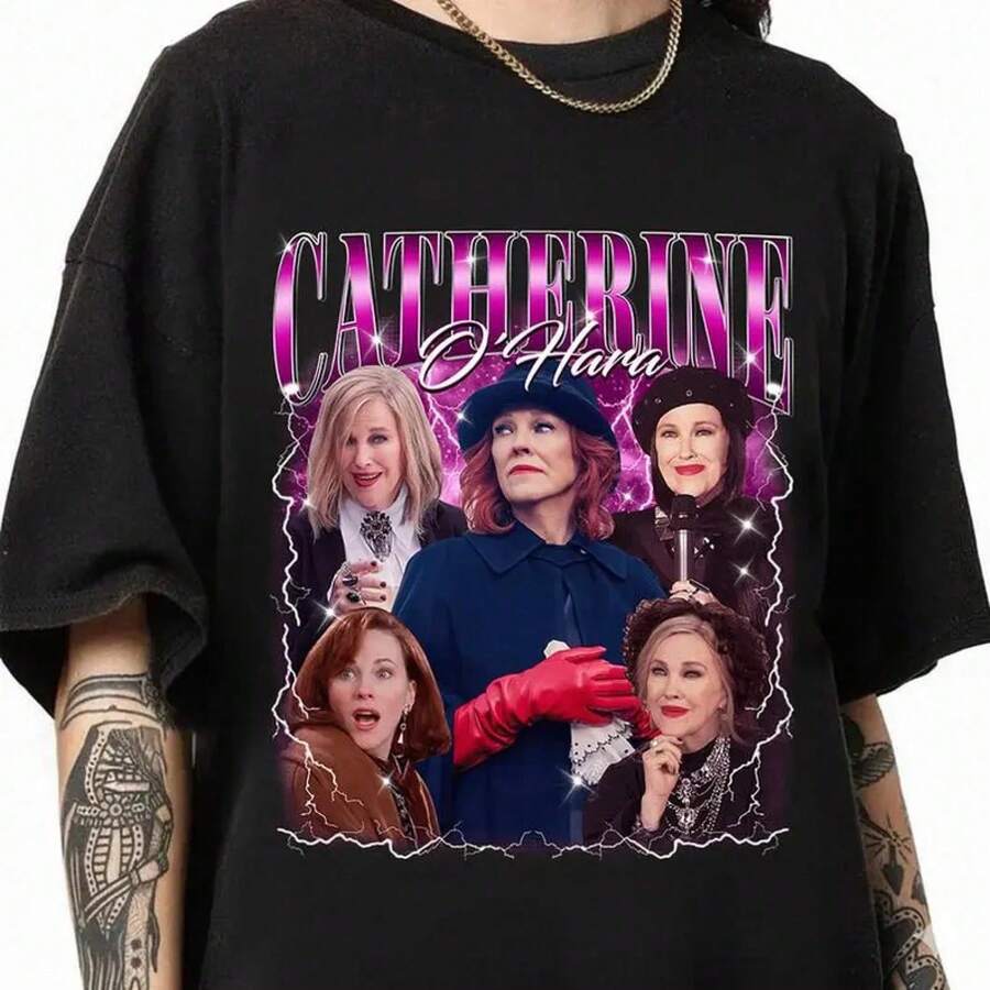 Catherine O'Hara Pirate T-Shirt, Catherine O'Hara Tribute T-Shirt, Gift For Catherine O'Hara Fans, Vintage Catherine O'Hara T-Shirt From The 90s. - 黑色 - 查看 1