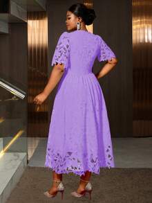 Plus Size Women Hollow Lace Floral Elegant A-Line Maxi Dress, Suitable For Party And Wedding - Purple - View 3