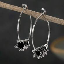 Women's Bud-Shaped Dual-Tone Earrings, Vintage Textured Design For Vacation, Forest Style Outfit, Versatile Accessory For Daily Commute - Silver - View 5