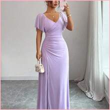Vestido de mujer con cuello en V de punto estampado, mangas con volantes, cintura ceñida, pliegues y bajo con abertura. Elegante y favorecedor - Negro - Ver 2