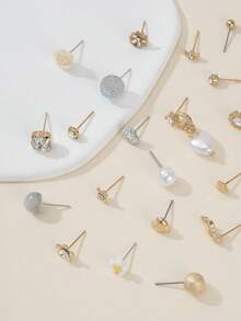 Set Of 30 Pairs Fashion Minimalist Stud Earrings Cute Daisy Star Heart Leaf Multi- Combination Ear Jewelry Suitable For Dating Vacation Wear Holiday Gift - Yellow Gold - View 5