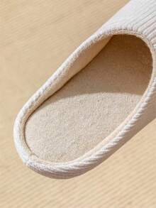 1 par de pantuflas cómodas de felpa con decoración de lazo para el hogar - blanquecino - Ver 5