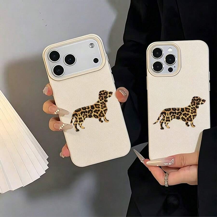 1pc TPU Material Luxury Leopard Print Dachshund Puppy Pattern Phone Case Compatible With IPhone 17 Pro Max/17/16 Pro Max/15/13/12/11/ S20 FE/A15/S24/A55/ Note 11/Note 12/Note 13 Pro Full Coverage Shockproof Soft Shell Protective Cover - White - View 1