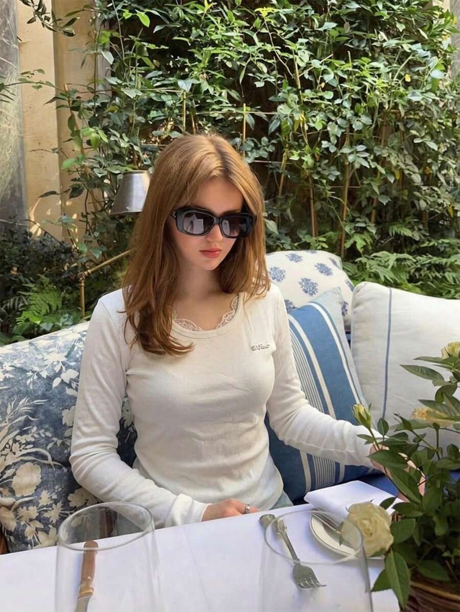 Herbst/Winter einfarbiges Damen-T-Shirt mit Buchstaben-Muster, Rundhalsausschnitt, Langarm, Slim Fit, Spitzenbesatz, lässig, elegantes Damen-Top für den Alltag