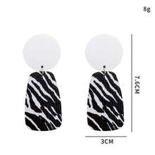 1 Pair European And American Style Zebra Print Geometric Patchwork Earrings For Women, Personalized Exaggerated Large Dangle Earrings, Fashionable Versatile Elegant Jewelry/Multi-Layer Intricate Handmade/Gift For Girlfriend Or Friend/Feminine Wild/Soft Leather Material/Black And White Minimalist Color Scheme - Handmade Earrings - View 4