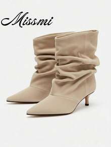 2026 Nuevas botas altas con pliegues y tacón de gatito, botas altas retro de punta estrecha por encima de la rodilla - Beis - Ver 1