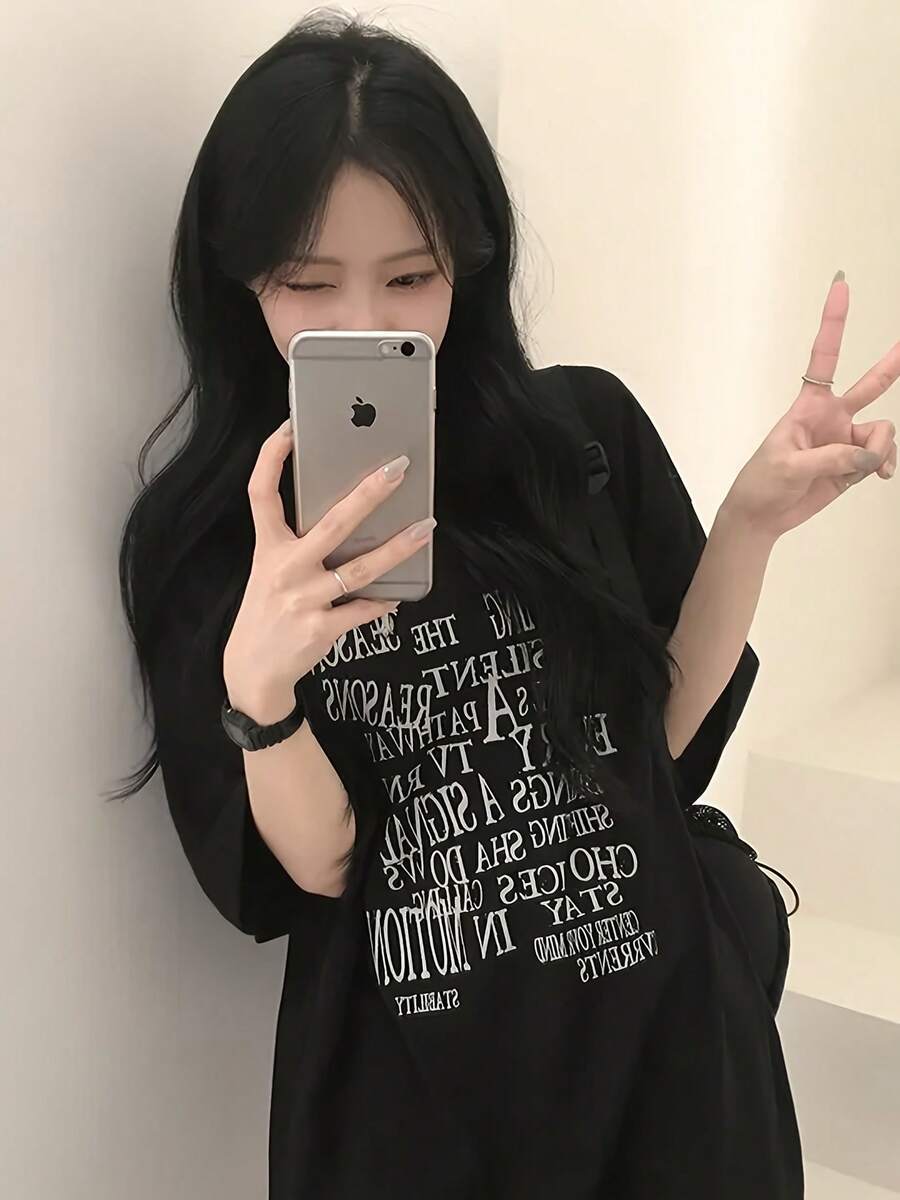 Camiseta Unisex de Algodón con Estampado de Letras, Estilo Casual Coreano y Japonés, Corte Holgado, Nueva Colección Primavera Verano VFCT - Negro - Ver 1