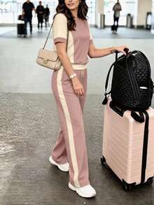 Bộ 2 món nữ phong cách casual xuân/hè, áo thun cổ tròn tay ngắn phối màu block và quần ống đứng suông cạp cao, set áo thun và quần phối màu, trang phục đi nghỉ dưỡng, đồ du lịch, phong cách đi biển, thời trang resort tối giản - Hồng + Mơ - Xem 5
