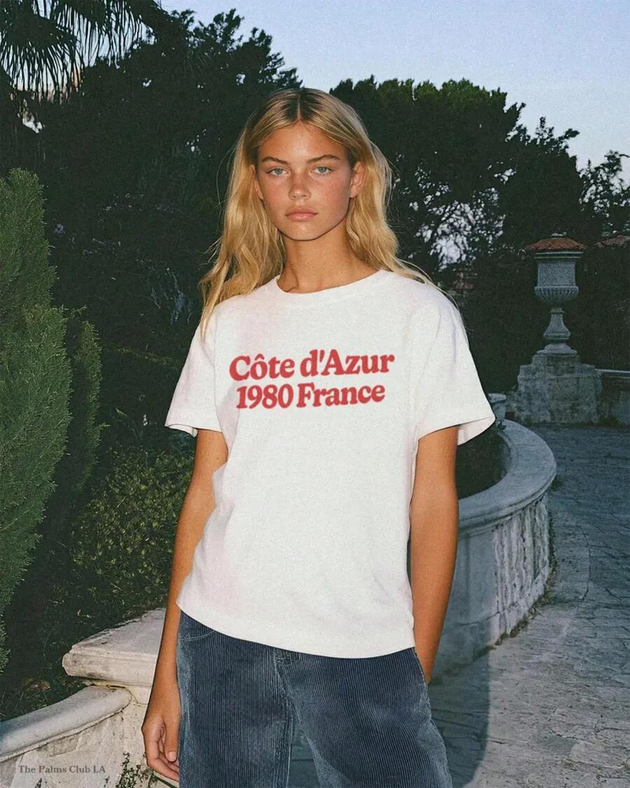 Camiseta Gráfica Cote d'Azur: Estilo Retro de la Riviera Francesa de los 80 - Blanco - Ver 1