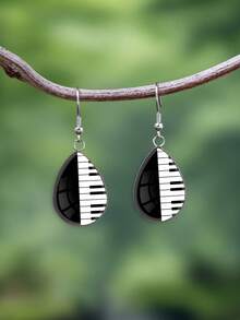 1 Pair Minimalist Black & White Piano Key Pattern 316 Stainless Steel Teardrop Ear Hooks, Simple Style Suitable For Women's Daily Wear, Gift Jewelry Earrings, Elegant Minimalist Style Jewelry Earrings For Women's Daily And Vacation Wear - Black and White - View 8