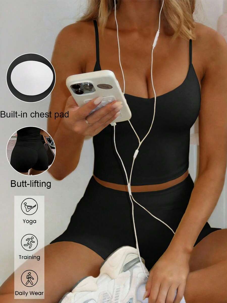 de mujer de dos piezas para verano, con top de tirantes escote en V y acolchado en el pecho, y shorts de cintura alta para yoga, running y gimnasio - Negro - Ver 1