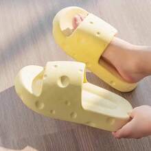2026 Nuevas Pantuflas EVA de Suela Gruesa con Diseño Lindo y Dulce de Queso, Antideslizantes, Anti-Olor, Suela Blanda con Correa, Pantuflas Casuales de Moda para Primavera Verano, Uso Interior, Baño, Ducha y Exterior - Amarillo - Ver 7