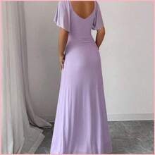 Vestido de mujer con cuello en V de punto estampado, mangas con volantes, cintura ceñida, pliegues y bajo con abertura. Elegante y favorecedor - Negro - Ver 3
