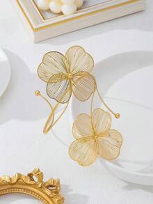 A New Floral Arm Cuff With A Hollow-Out Floral Design, Simple And Versatile Accessory - Gold - View 2