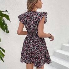 Soqi Women's Clothing Vestido corto de verano con estampado floral menudo, cuello en V, mangas tipo volante, cintura con pliegues y silueta para mujer, ideal para vacaciones - Multicolor - Ver 6