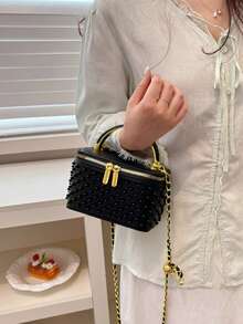 SIMUTINE Tas Kotak Fashion untuk Wanita, Tas Tote Bertekstur dengan Rivet dan Tali Rantai Serbaguna, Bahan PU, Tali Bahu yang Dapat Diatur, Tas untuk Penggunaan Sehari-hari, Cocok untuk Belanja, Bepergian, Berbelanja, Bekerja, dan Kuliah - Hitam - View 5