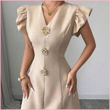 Elenzya Vestido mini de corte ajustado y acampanado con cuello en V, mangas cortas y decoración de botones metálicos color oro rosa, estilo de oficina, para verano - Caqui - Ver 5