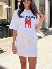 ROSIE POPHUB 女款白色 Chili 字母印花落肩寬鬆 T-shirt，休閒圓領短袖夏季印花上衣，適合日常街頭穿搭 - 白色 - 查看 3