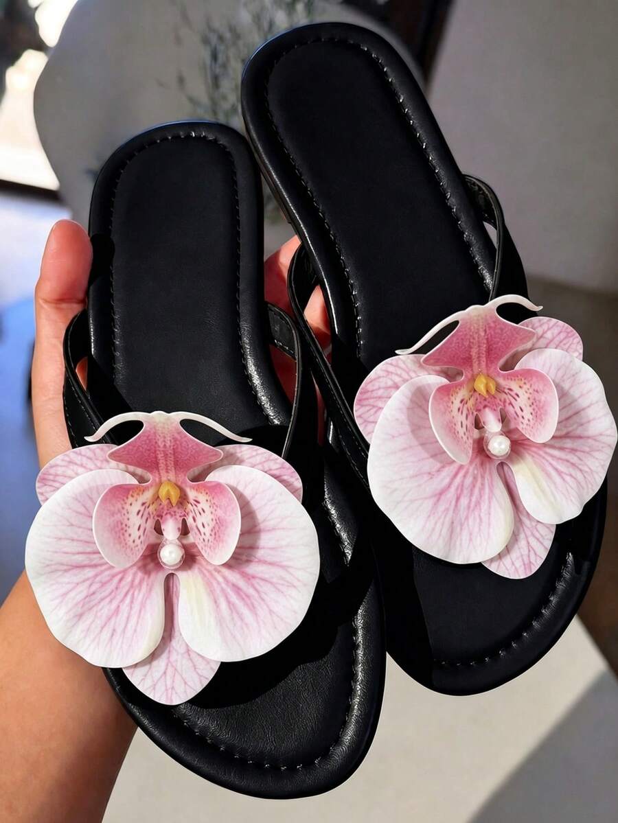 planare 女款夏季時尚休閒度假風粉色蘭花裝飾一腳蹬圓頭分趾平底黑色涼鞋，可愛鞋款，沙灘涼鞋，夏季鞋