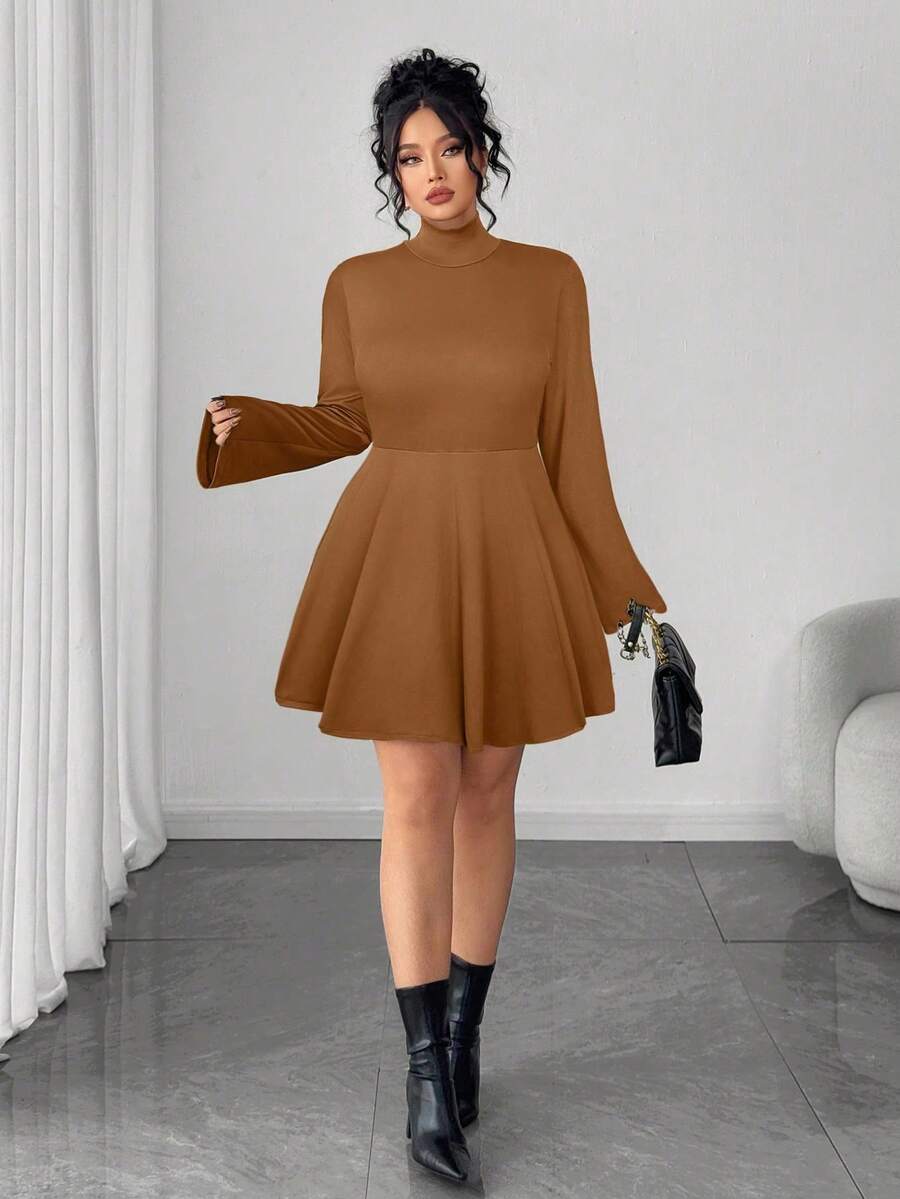 Vestido elegante de unicolor de punto elástico con cuello alto para mujer talla grande, nuevo para otoño/invierno - Marrón - Ver 1