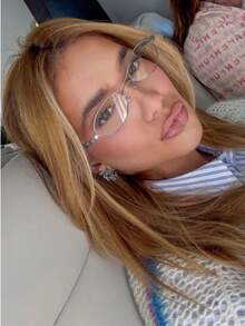 Eyeglasses With Silver Or Gold Frame, Clear Lenses, UV 400 Protection. A Perfect Everyday Accessory For Prescription Lenses Or To Complete Your Look. - 銀色 - 查看 2
