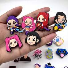 20pcs/40pcs/60pcs K-POP 女團鞋飾,適用於洞洞鞋,可拆卸 PVC 軟橡膠涼鞋鞋扣,韓系可重複使用配件,多種尺寸可選,手機支架,草稿標籤,靜電收納器,手工貼紙,剪貼簿薄材質,客製化貼紙,Hunter 螢光筆,漂亮原子筆,標籤機,學校用品,文件夾,生日禮物,筆記本,印章,閱讀書標籤,學習用品 - 獵魔女團 - 查看 5