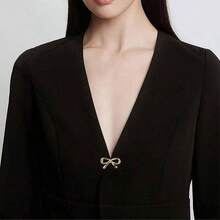 1 pieza/2 piezas/4 piezas Broche de moño de metal estilo europeo y americano, accesorio de nicho con diseño único, hebilla anti-exposición para cuello en V, versátil - Dorado - Ver 4