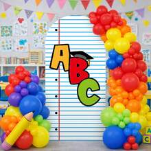 返校拱門背景板，筆記本紙風格背景搭配 ABC 字母與畢業帽，開學首日/教室派對裝飾 - A - 查看 5