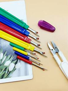 Juego de 9 piezas de descosedores y tijeras para hilo de colores, 4 descosedores grandes, 4 descosedores pequeños multicolor + 1 mini tijera morada, herramientas de costura aptas para todos los niveles de habilidad, uso doméstico, reparación, costura diaria y manualidades - Removedor de hilos - Ver 6
