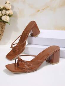 Neue Damen-Sandalen in Große Größen, minimalistisch, bequem und vielseitig, mit quadratischer Zehenpartie, offener Zehenpartie, Cut Out Design, drei Riemen und klobigem hohen Absatz, elegant für Partys, Urlaub, lässig, modisch, für Outdoor und Strand im Sommer - Braun - Übersicht 6