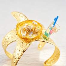 1 Stück Cocktailglas-Armband im Strandstil mit Insel-Landschaft, geeignet für Strandurlaub, Party, Geschenk, tägliches Tragen - Blaues, im Dunkeln leuchtendes Cocktail-Seestern-Armband aus Strohhalm - Übersicht 2