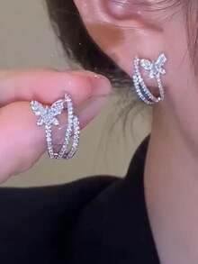 1 Pair Light Luxury Fashion Exquisite Butterfly Line Inlaid Artificial Zirconia Design Elegant Elegant Suitable For Party Gathering Ball Copper Alloy Women's Stud Earrings - Silver - View 3